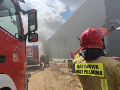 Pożar na terenie budowy hali produkcyjno-magazynowej