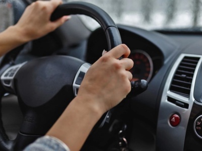 Bicie na kierownicy po wizycie u mechanika. Przyczynę wskaże test przy 80 km/h