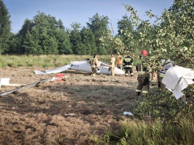 „Pirat” spadł na łąkę. Szybowiec rozleciał się na kawałki