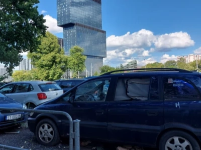 Dzień dobry Katowice. Jest problem z wrakami w centrum miasta