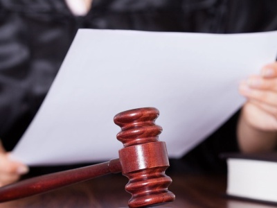 Nowy pomysł dzieli polityków. Resort sprawiedliwości: To nie źródło prawa