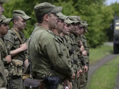 Małżeństwo albo front. W Rosji znaleźli sposób na nieżonatych mężczyzn