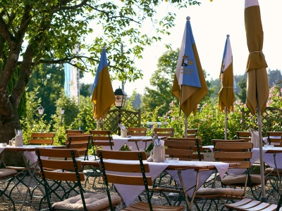 Ogródek letni przy restauracji i kawiarni. Jakie są koszty w 2025 roku
