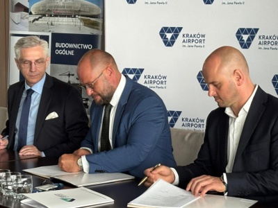 Lotnisko Kraków Balice pęka w szwach. Będzie przebudowa starego terminala cargo na poczekalnię