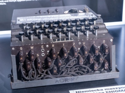 86 lat temu Polacy zdradzili im sekret Enigmy. Konferencja w Pyrach zmieniła historię