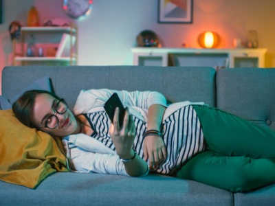 Polacy unikają reklam w telewizji. Co robią w tym czasie? 