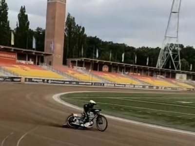 Żużel. Co za chwila! Woffinden wrócił na tor, śmiga na Olimpico (WIDEO)