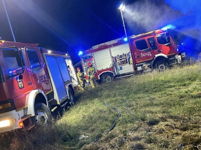 Dwa nocne pożary na Sądecczyźnie. Budynek usługowy i hotel w ewakuacji