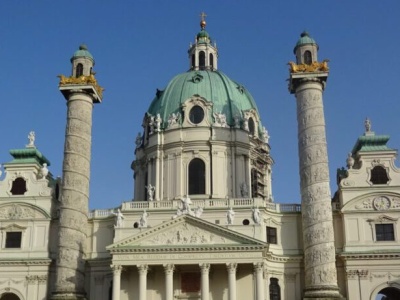 Austria: wandalizm w kościołach i ataki na wierzących