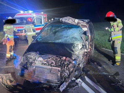 Trzy samochody zderzyły się w Jęczniku. Poważny wypadek na DK53
