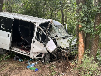 Wypadek busa. Kierowca bez prawa jazdy