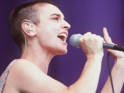 Sinead O'Connor łączyły z dziećmi trudne relacje. Piosenkarka obwiniała się o śmierć syna