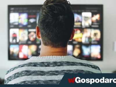 Polacy unikają reklam w telewizji, uprawiają multiscreening