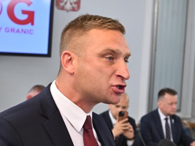 Robert Bąkiewicz wygwizdany. Wiec w Bogatyni przerwany przez mieszkańców