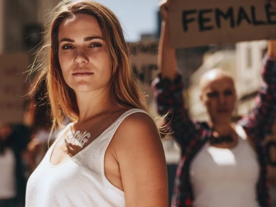Wyniki badania nie pozostawiają złudzeń. Dlaczego tak boimy się słowa na „f”?