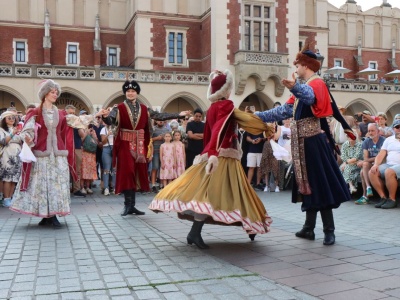 Ulewa w Krakowie. Organizator odwołał wydarzenie na Rynku Głównym