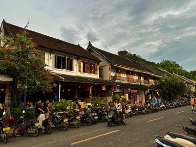 LUANG PRABANG – magiczne miasteczko w Laosie – co zobaczyć?
