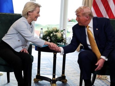 15 proc. i 0 proc. Trump i Leyen ogłaszają porozumienie handlowe UE i USA