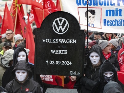 Pojechałem do Niemiec, żeby samemu zobaczyć kryzys. „Moje dzieci były dumne, że tata pracuje w Volkswagenie. A teraz się pytam: »co się dzieje?«” [REPORTAŻ]