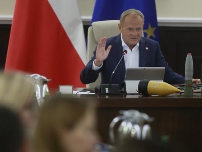 Premier przyniósł głowice na posiedzenie rządu. 