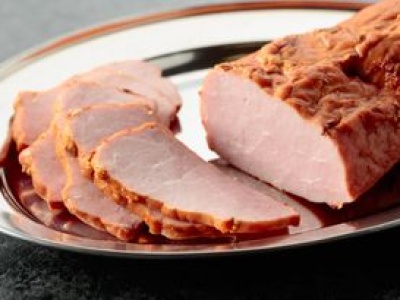 Szynkę gotuję zawsze w ten sposób. Wychodzi soczysta, delikatna i krucha