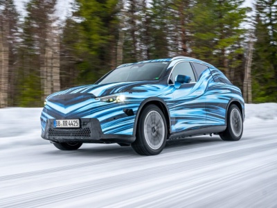 Nowy Mercedes GLC z Technologią EQ zostanie pokazany podczas IAA 2025. Kończą się EQA i EQB, będą GLA i GLB EQ