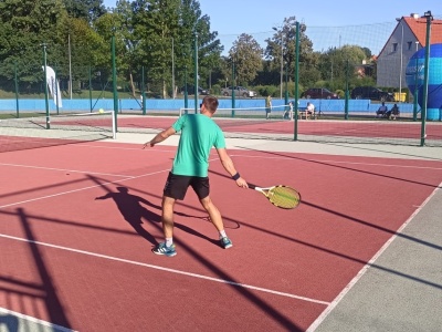 Turniej tenisa ziemnego. Złap rakietę i dołącz do gry! [ Sport ]