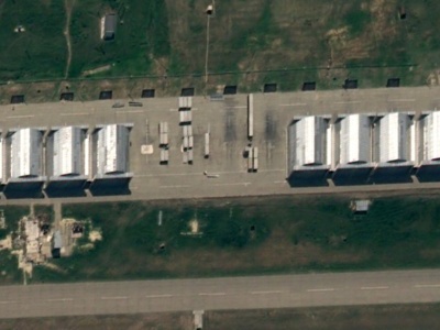 Stalowe hangary powstają przy granicy z Ukrainą. Desperacja Rosji