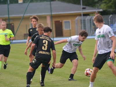 Dziesięć goli w środowym sparingu świdnickich piłkarzy [FOTO]