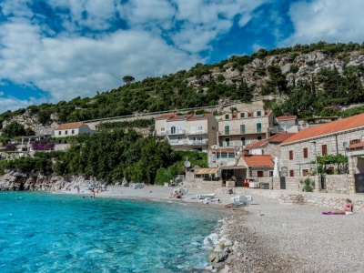 Chorwackie wybrzeże bez tajemnic: plaże dla każdego - od zatoczek po szerokie piaszczyste brzegi