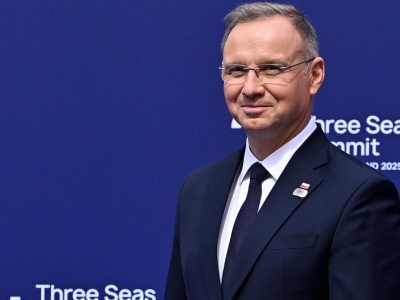 Jedna z ostatnich decyzji prezydenta Andrzeja Dudy. Wręczył dwóm gwiazdom polski paszport