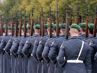 Niemcy/ Coraz więcej młodych zaciąga się do Bundeswehry