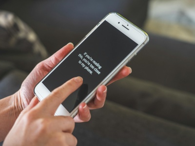 Masz wciąż wyciszony telefon? Psychologowie tłumaczą, dlaczego