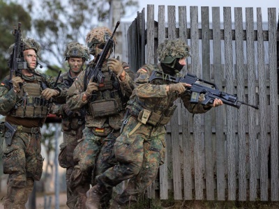 Piątkowy przegląd mediów; Coraz więcej Niemców zaciąga się do Bundeswehry; Koniec sporu o karabinki