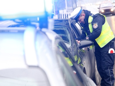 Zatrzymano kierującą porsche. Onet: za kierownicą sędzia pod wpływem