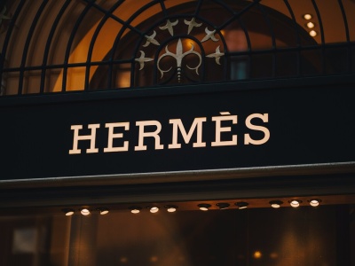 Kryzys w branży luksusowej? Nie w tym przypadku. Sprzedaż marki Hermès ciągle rośnie
