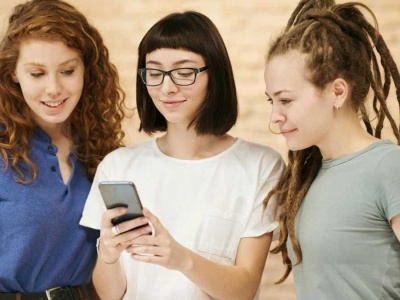 Ukryta moc social mediów. Pomagają przetrwać trudne dzieciństwo