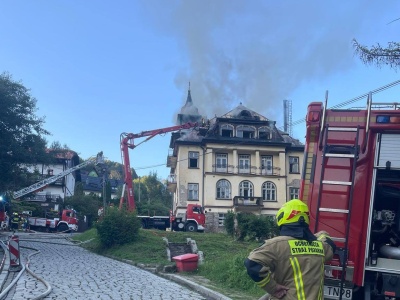 Duży pożar pustostanu w Szczawnicy