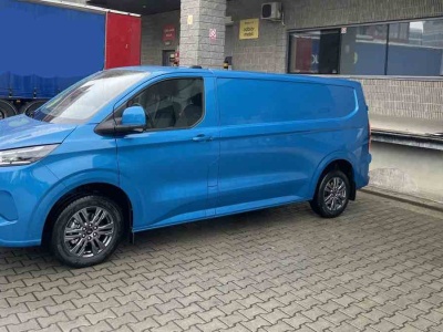 Elektryczny Ford e-Transit Custom to zmierzch złotej rączki. Test