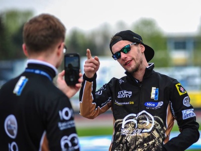 Żużel. Transfer Artura Mroczki do Unii Tarnów. „Szczerze…? Nic o tym nie wiem”