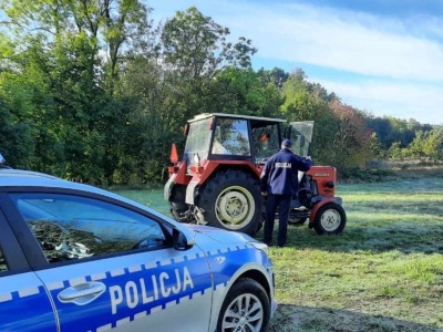 Rolnicy koszą zboże, a policja kosi mandaty – sezon żniw rozpoczął się na dobre
