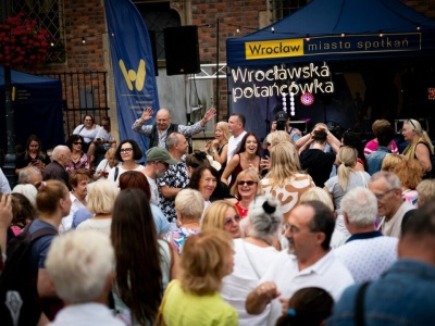 Bezpłatne wydarzenia na długi weekend – Potańcówka, Lato na Pergoli, Giełda Staroci i inne.