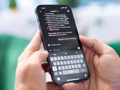 Wiemy, jak Polacy korzystają z ChataGPT. Zaskakujące, kto wybiera częściej chatbota