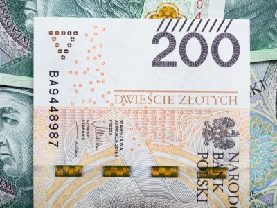 Złoty stabilny w oczekiwaniu na kolejne rozmowy pokojowe
