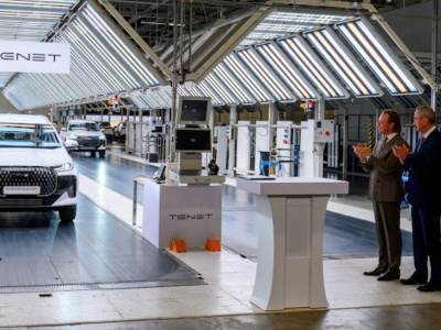 Myślisz, że oglądasz film z Hollywood, a to nowy SUV. W dodatku rosyjski (trochę)