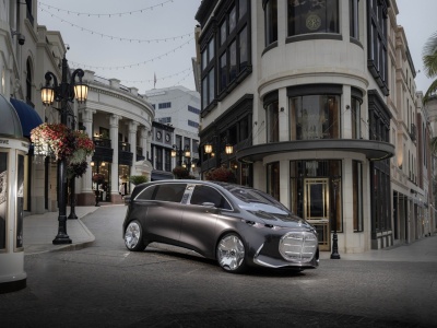 Mercedes Vision V: gdzie podziała się motoryzacja, a pojawił się… 65-calowy telewizor?
