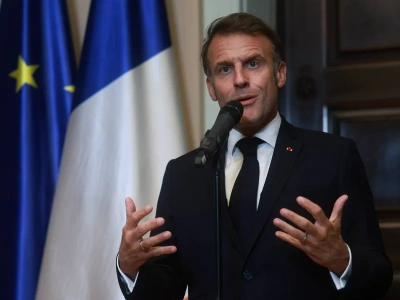Prezydent Francji dosadnie o Putinie: Musi pożerać, by przetrwać
