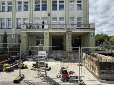 Trwa remont wejścia do Urzędu Miejskiego w Jaworznie