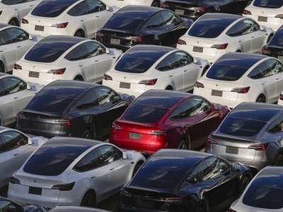 Tesla chce przyciągnąć klientów. Nowe samochody taniej nawet o połowę