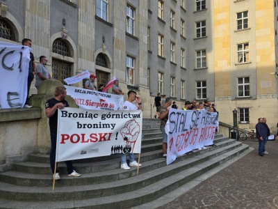 Boją się o dalsze losy górnictwa i hutnictwa. Stąd protest